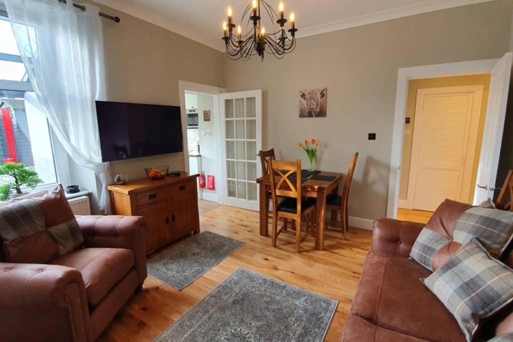 Smart & Stylish Holiday Apartment In The City Centre Inverness Exterior photo