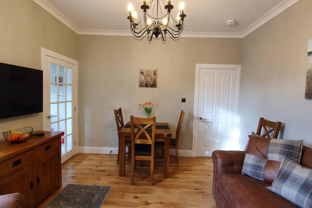 Smart & Stylish Holiday Apartment In The City Centre Inverness Exterior photo