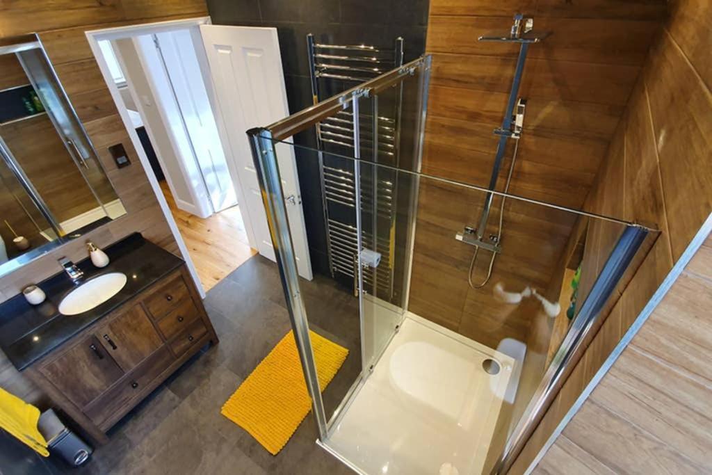 Smart & Stylish Holiday Apartment In The City Centre Inverness Exterior photo
