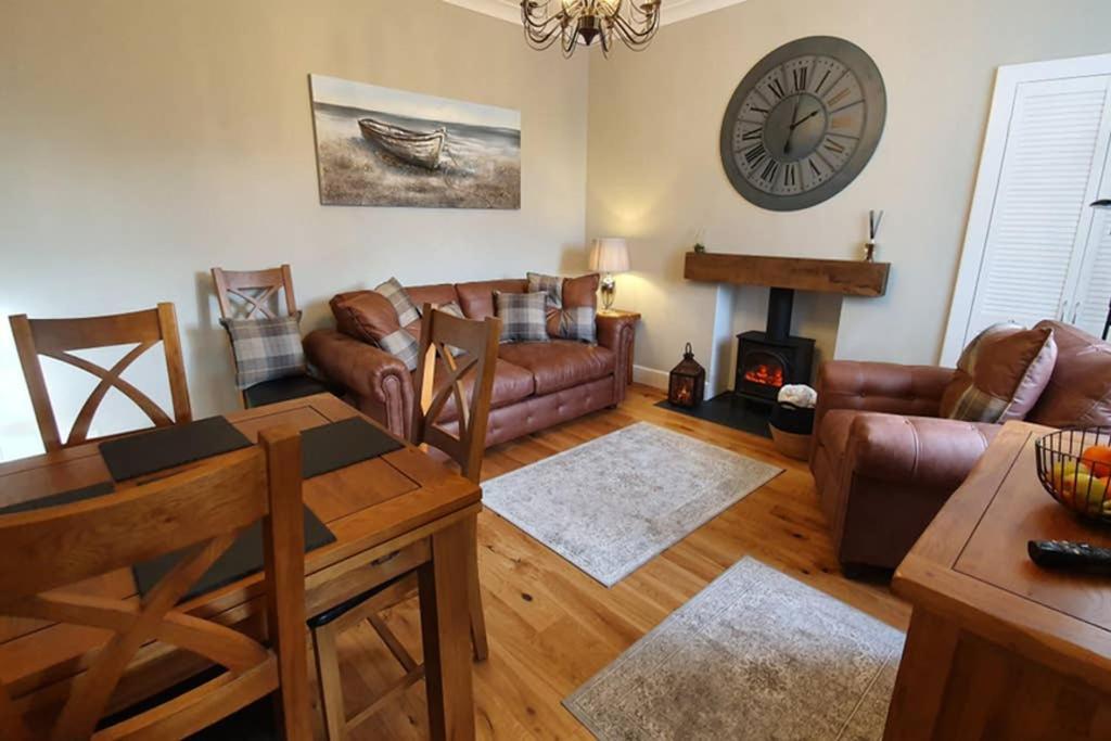 Smart & Stylish Holiday Apartment In The City Centre Inverness Exterior photo